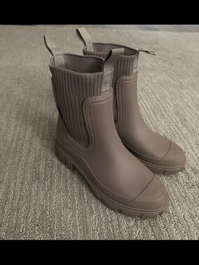 Women's Taupe Chelsea-Style Waterproof Ankle Boots